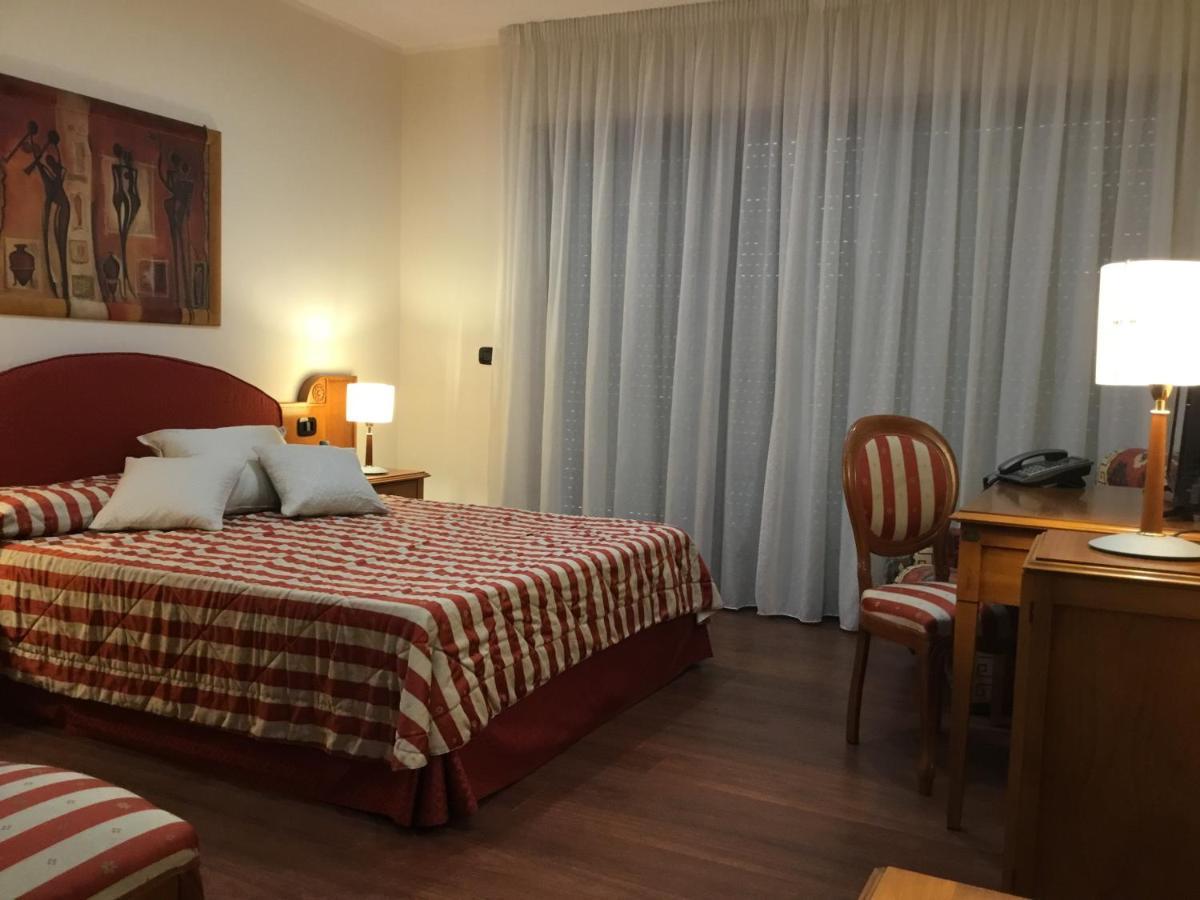 Erania Hotel Sala Consilina Bagian luar foto