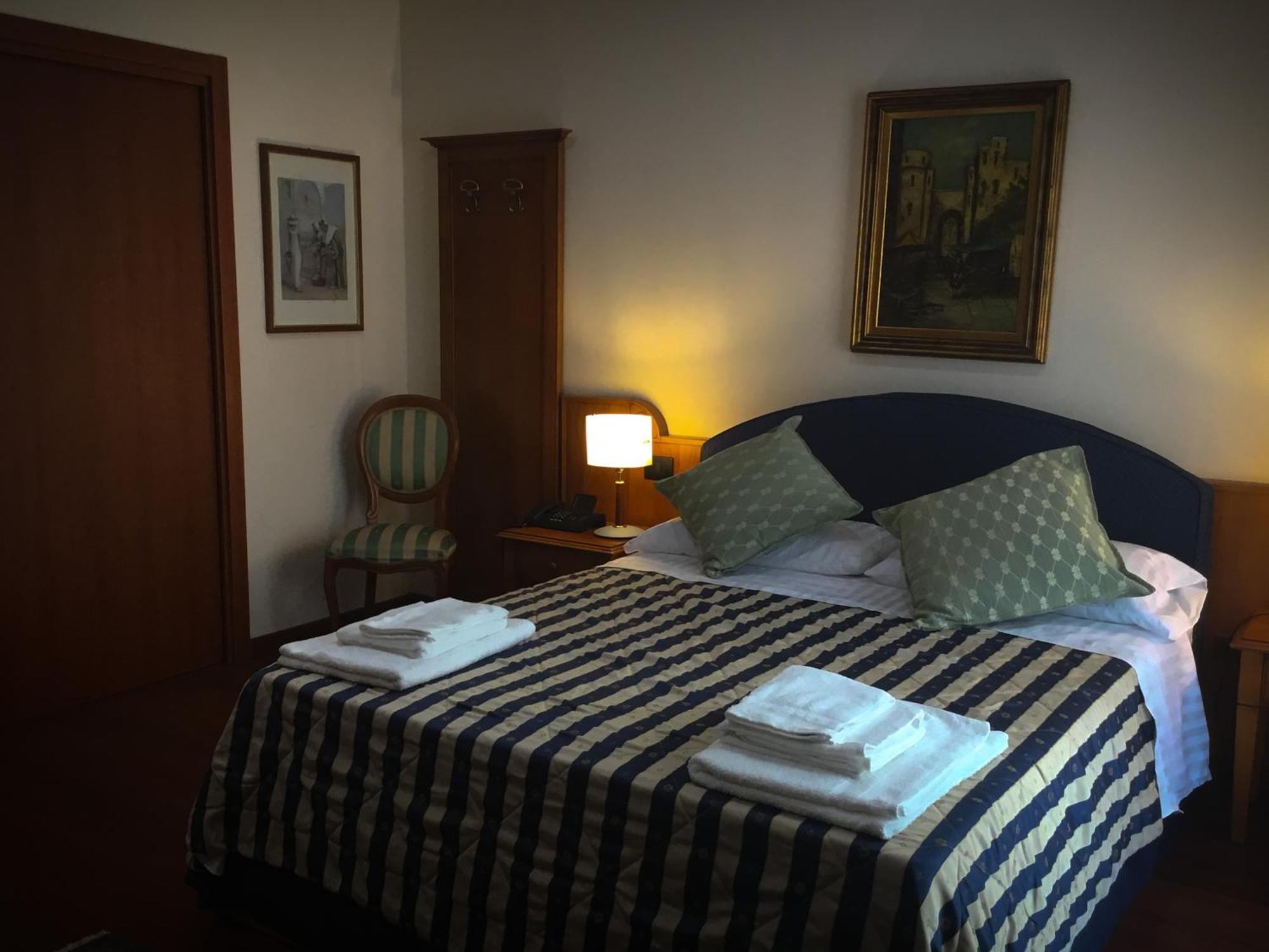 Erania Hotel Sala Consilina Bagian luar foto